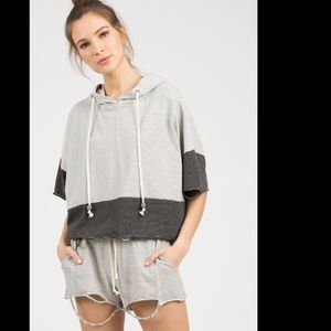 Distressed short sleeve Hooded Pullover